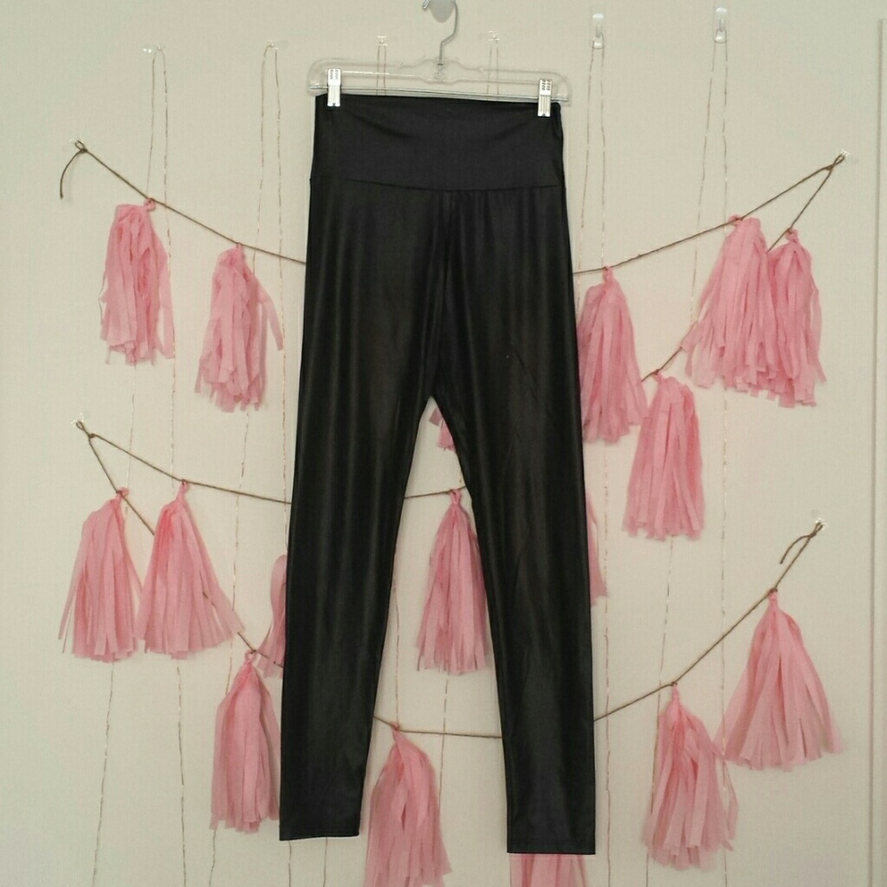 Shiny Black Leggings size L